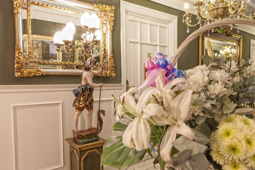 Hostal Boutique Puerta Del Sol Торрелавега Экстерьер фото