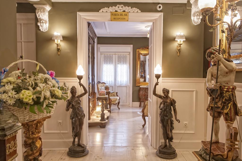 Hostal Boutique Puerta Del Sol Торрелавега Экстерьер фото