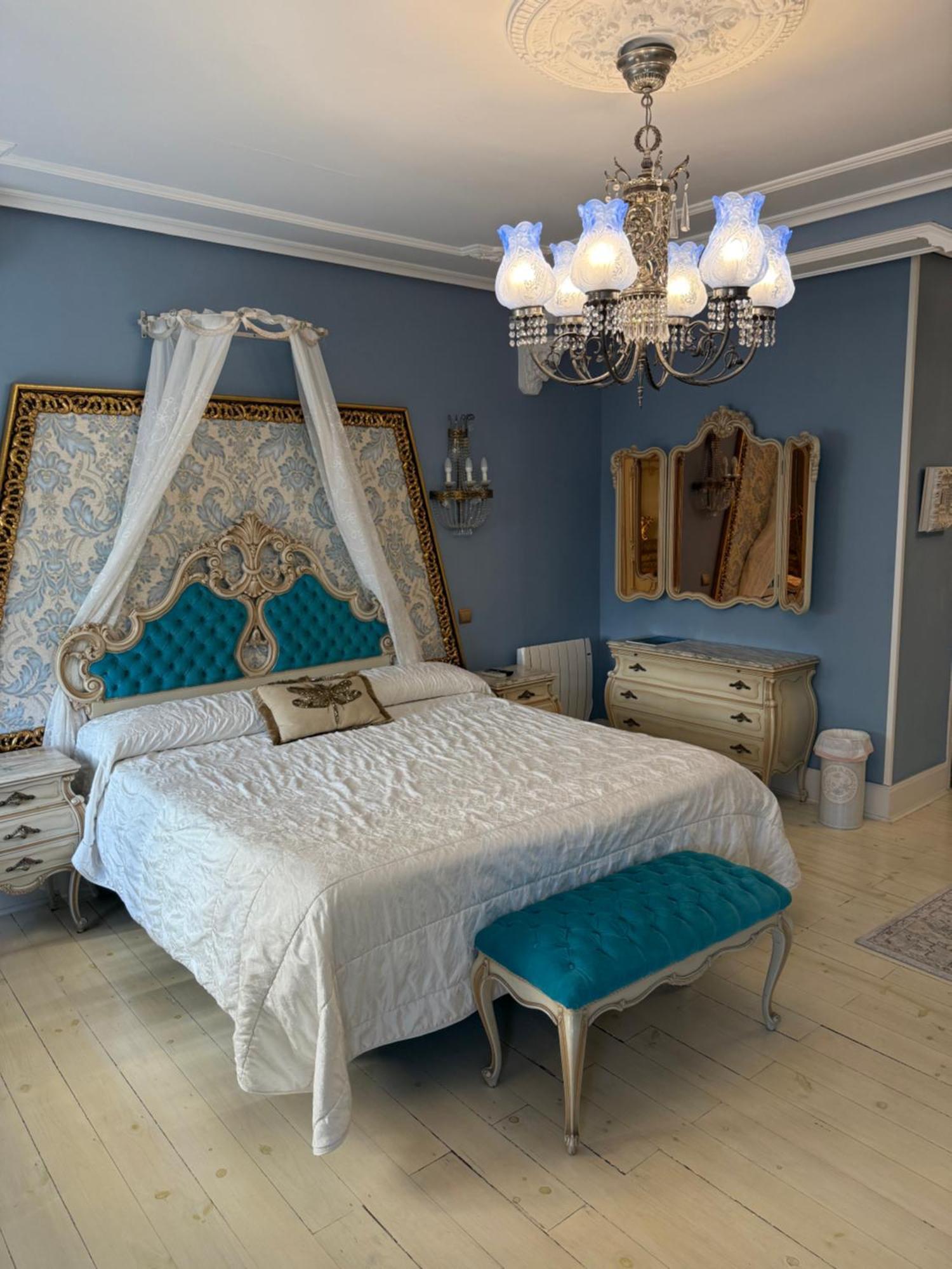 Hostal Boutique Puerta Del Sol Торрелавега Экстерьер фото