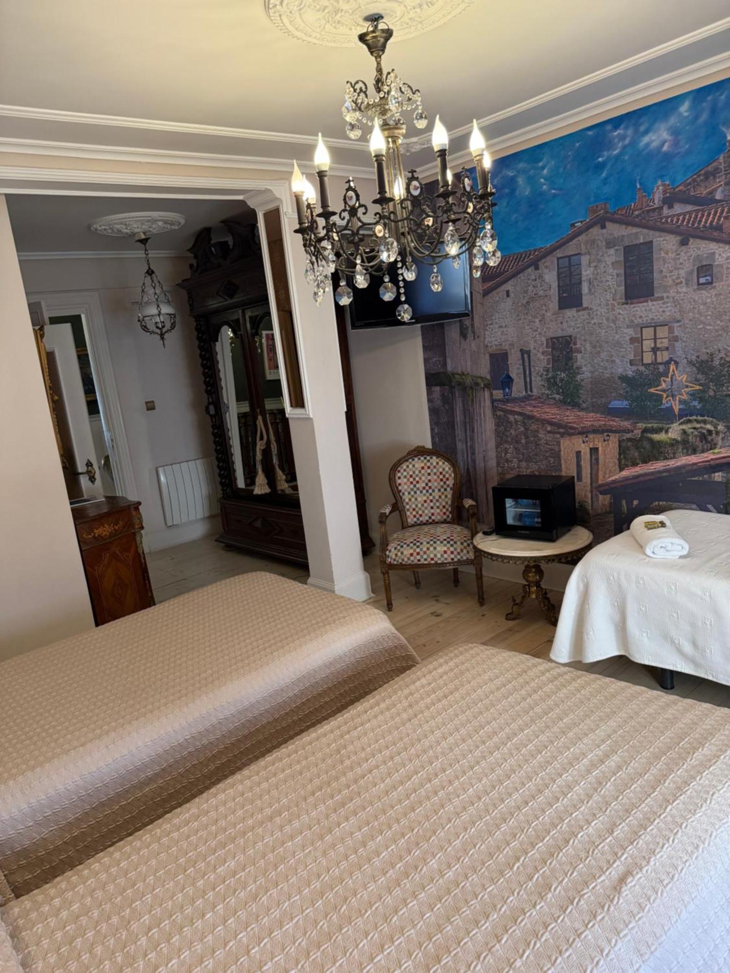Hostal Boutique Puerta Del Sol Торрелавега Экстерьер фото