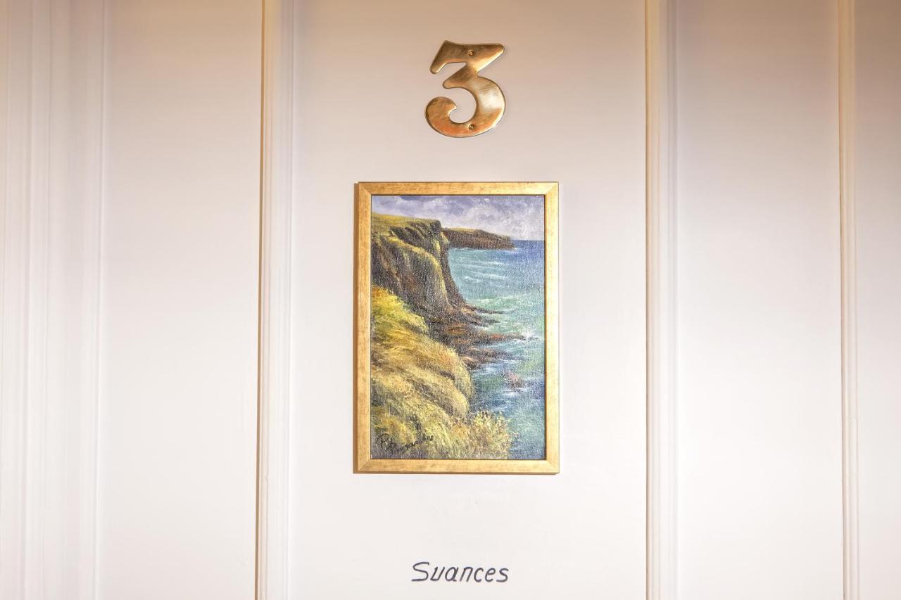 Hostal Boutique Puerta Del Sol Торрелавега Номер фото