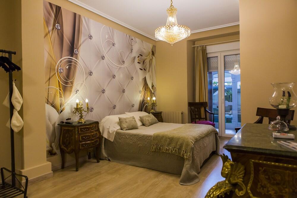 Hostal Boutique Puerta Del Sol Торрелавега Экстерьер фото